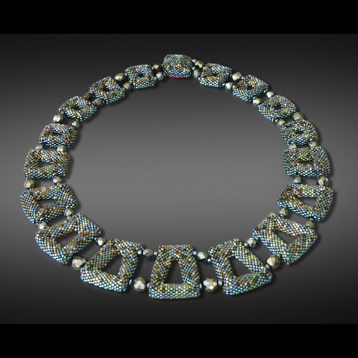 Reversible Trapezoid Links Collar
