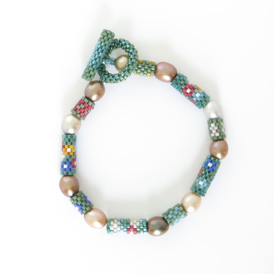 Spring Flowers and Pearls Necklace and Bracelet